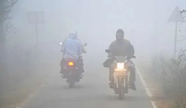 Weather Update: राजस्थान के फतेहपुर में पारा शून्य से नीचे, कड़ाके की सर्दी से जनजीवन प्रभावित
